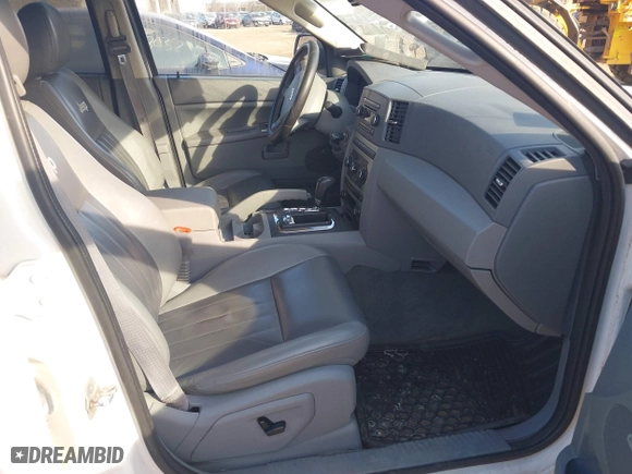 2007 Jeep Grand Cherokee Laredo with VIN 1J8HR48N97C692969, listed as a IAAI auction lot 41798961 with 167,432 mi miles. Bid and sale history available at carsss.com. Image 5.
