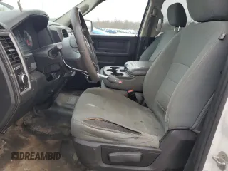 2019 Ram 1500 Tradesman z VIN 1C6RR7KT6KS647577, wystawiony jako Copart lot #51494075 z przebiegiem 128 156 mil mil oraz Czysty tytuł • Clean title. Historia ofert i sprzedaży dostępna na DreamBid. Obrazek 7.