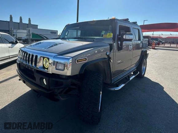 2008 Hummer H2 SUT with VIN 5GRGN22808H100335, listed as a Copart auction lot 41917985 with 192,160 mi miles and Clean Title. Bid and sale history available at carsss.com. Image 2.