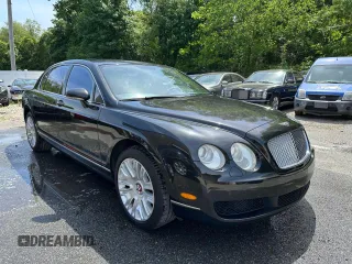 2008 Bentley Flying Spur z VIN SCBBR93W98C055885, wystawiony jako Copart lot #59016705 z przebiegiem 81 286 mil mil oraz Czysty tytuł • Clean title. Historia ofert i sprzedaży dostępna na DreamBid. Obrazek 1.