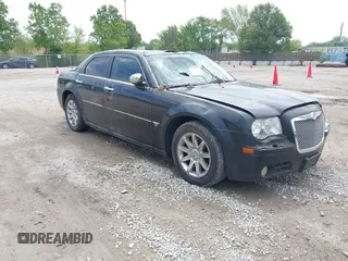 2005 Chrysler 300 C z VIN 2C3AA63HX5H136228, wystawiony jako IAAI lot #42318088 z przebiegiem Nie podano mil oraz . Historia ofert i sprzedaży dostępna na DreamBid. Obrazek 1.