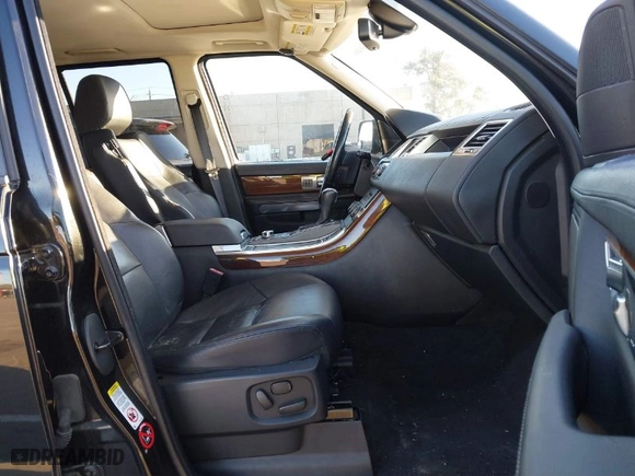 2011 Land Rover Range Rover Sport HSE with VIN SALSF2D43BA269552, listed as a IAAI auction lot 41516499 with 109,491 mi miles. Bid and sale history available at carsss.com. Image 5.