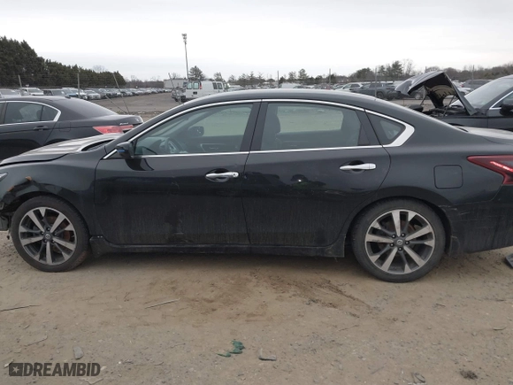 2017 Nissan Altima 2.5 SR with VIN 1N4AL3AP5HC475622, listed as a IAAI auction lot 41510202 with 132,074 mi miles. Bid and sale history available at carsss.com. Image 15.