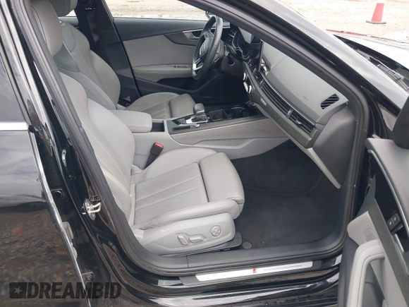 2023 Audi A4 S line Premium Plus z VIN WAUEAAF47PN009534, wystawiony jako IAAI lot #42373621 z przebiegiem 38 212 mil mil oraz . Historia ofert i sprzedaży dostępna na DreamBid. Obrazek 5.