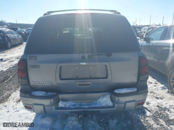 2005 Chevrolet TrailBlazer LT with VIN 1GNDT13S152213571, listed as a IAAI auction lot 41356058 with 157,856 mi miles. Bid and sale history available at carsss.com. Image 16.