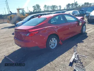 2025 Toyota Camry LE z VIN 4T1DBADK8SU004060, wystawiony jako IAAI lot #41891342 z przebiegiem 3 354 mil mil oraz . Historia ofert i sprzedaży dostępna na DreamBid. Obrazek 4.