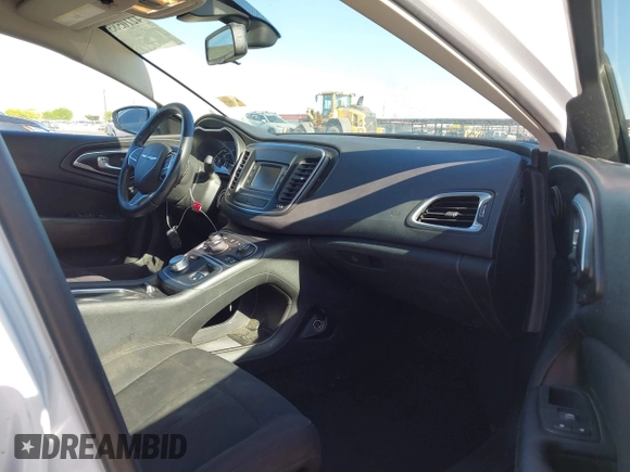 2015 Chrysler 200 Limited z VIN 1C3CCCAB7FN752316, wystawiony jako IAAI lot #42105851 z przebiegiem 126 185 mil mil oraz . Historia ofert i sprzedaży dostępna na DreamBid. Obrazek 5.