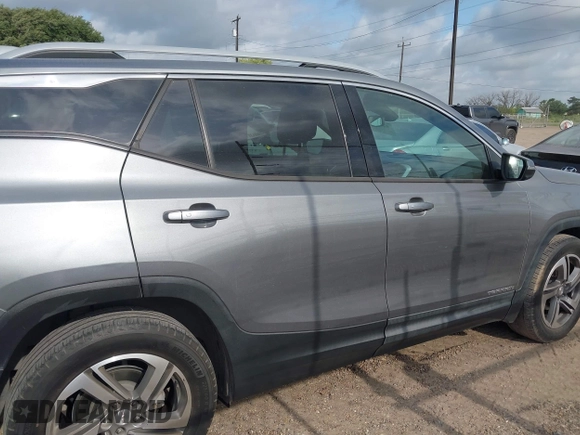 2020 GMC Terrain SLT with VIN 3GKALPEV5LL282043, listed as a IAAI auction lot 42037696 with 46,352 mi miles. Bid and sale history available at carsss.com. Image 13.