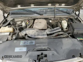 2005 Chevrolet Suburban Z71 with VIN 3GNFK16ZX5G110659, listed as a Copart auction lot 51700115 with 223,329 mi miles and Salvage title. Bid and sale history available at DreamBid. Image 12.