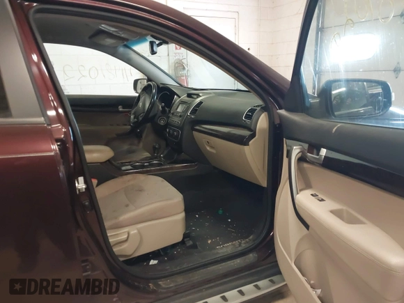 2014 Kia Sorento LX with VIN 5XYKT4A7XEG462778, listed as a IAAI auction lot 41981022 with 126,520 mi miles and . Bid and sale history available at carsss.com. Image 5.