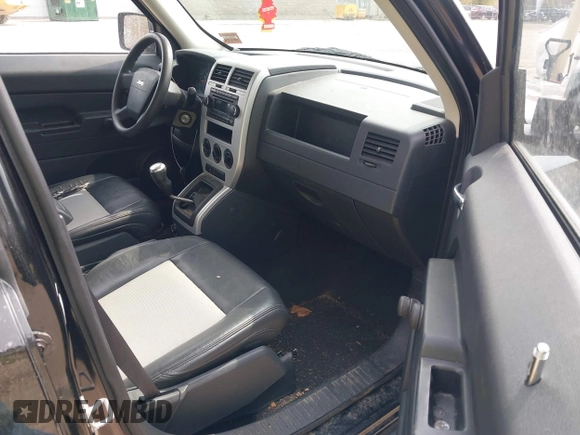 2008 Jeep Patriot Sport with VIN 1J8FF28W78D728568, listed as a IAAI auction lot 42091256 with 166,876 mi miles. Bid and sale history available at carsss.com. Image 5.