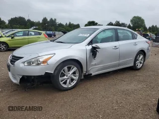 2015 Nissan Altima SV z VIN 1N4AL3AP7FC152783, wystawiony jako Copart lot #57623275 z przebiegiem 117 591 mil mil oraz Szkoda całkowita • Salvage title. Historia ofert i sprzedaży dostępna na DreamBid. Obrazek 1.