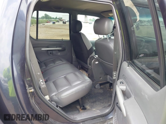 2002 Ford Explorer Sport Trac Value z VIN 1FMZU67E22UB82789, wystawiony jako IAAI lot #42860470 z przebiegiem 175 661 mil mil oraz . Historia ofert i sprzedaży dostępna na DreamBid. Obrazek 8.