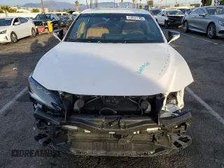 2022 Lexus ES 300h Luxury with VIN 58AEA1C11NU018217, listed as a Copart auction lot 43803745 with 9,446 mi miles and Salvage title. Bid and sale history available at DreamBid. Image 5.