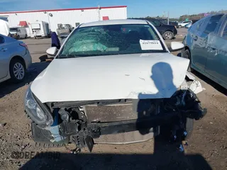 2019 Kia Forte LXS with VIN 3KPF24AD2KE040152, listed as a IAAI auction lot 41679814 with 1 mi miles. Bid and sale history available at carsss.com. Image 13.