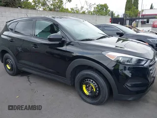 2017 Hyundai Tucson SE z VIN KM8J23A49HU528900, wystawiony jako IAAI lot #42368510 z przebiegiem 58 314 mil mil oraz . Historia ofert i sprzedaży dostępna na DreamBid. Obrazek 1.