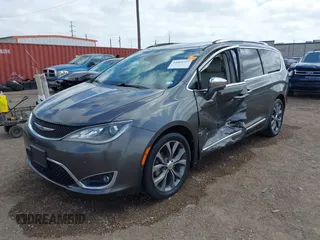 2018 Chrysler Pacifica Limited z VIN 2C4RC1GG1JR105869, wystawiony jako IAAI lot #42064725 z przebiegiem 140 766 mil mil oraz . Historia ofert i sprzedaży dostępna na DreamBid. Obrazek 18.