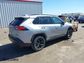2021 Toyota RAV4 LE with VIN 2T3H1RFV8MC151565, listed as a IAAI auction lot 41750607 with 77,741 mi miles. Bid and sale history available at carsss.com. Image 4.