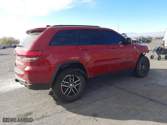 2018 Jeep Grand Cherokee Trailhawk with VIN 1C4RJFLT9JC328479, listed as a Copart auction lot 43471475 with 100,731 mi miles and Salvage Title. Bid and sale history available at carsss.com. Image 3.