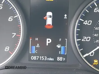 2020 Mitsubishi Outlander SE z VIN JA4AD3A33LZ006114, wystawiony jako IAAI lot #42288365 z przebiegiem 87 153 mil mil oraz . Historia ofert i sprzedaży dostępna na DreamBid. Obrazek 16.