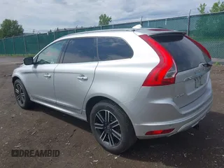 2017 Volvo XC60 Dynamic z VIN YV440MRR0H2107735, wystawiony jako IAAI lot #42458277 z przebiegiem 90 089 mil mil oraz . Historia ofert i sprzedaży dostępna na DreamBid. Obrazek 3.