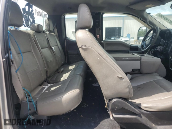 2017 Ford F-150 XL z VIN 1FTEX1CP9HFA41977, wystawiony jako Copart lot #62740105 z przebiegiem 197 887 mil mil oraz Czysty tytuł • Clean title. Historia ofert i sprzedaży dostępna na DreamBid. Obrazek 10.