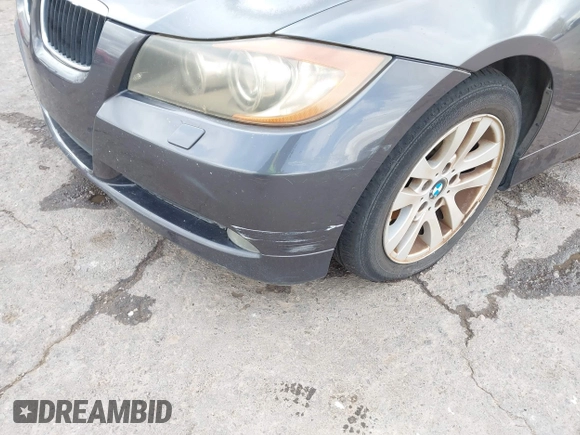 2006 BMW 3 Series 325i with VIN WBAVB13536KX69406, listed as a IAAI auction lot 41925948 with 123,734 mi miles. Bid and sale history available at carsss.com. Image 6.