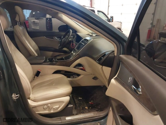 2016 Lincoln MKX Reserve with VIN 2LMTJ8LR8GBL48611, listed as a IAAI auction lot 41559403 with 125,393 mi miles. Bid and sale history available at carsss.com. Image 5.