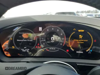2024 Porsche Cayenne z VIN WP1AA2AY5RDA12912, wystawiony jako Copart lot #44555195 z przebiegiem 7 587 mil mil oraz Szkoda całkowita • Salvage title. Historia ofert i sprzedaży dostępna na DreamBid. Obrazek 9.
