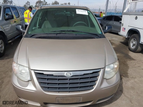 2007 Chrysler Town & Country LWB LX with VIN 2A4GP44R57R166826, listed as a IAAI auction lot 41761230 with 73,432 mi miles. Bid and sale history available at carsss.com. Image 6.