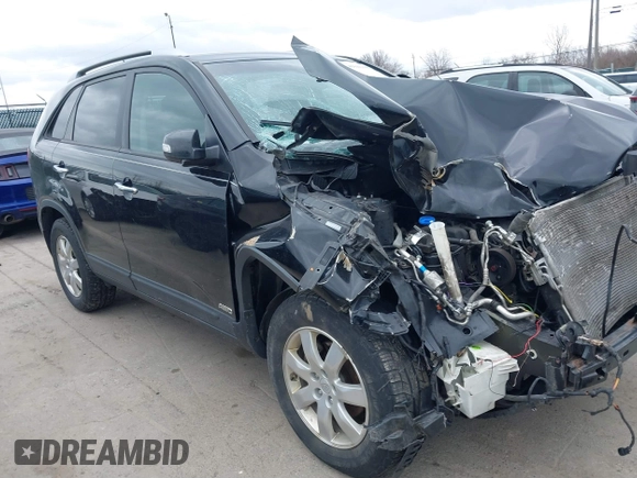 2011 Kia Sorento LX with VIN 5XYKTDA15BG033653, listed as a IAAI auction lot 41844960 with 227,336 mi miles. Bid and sale history available at carsss.com. Image 14.