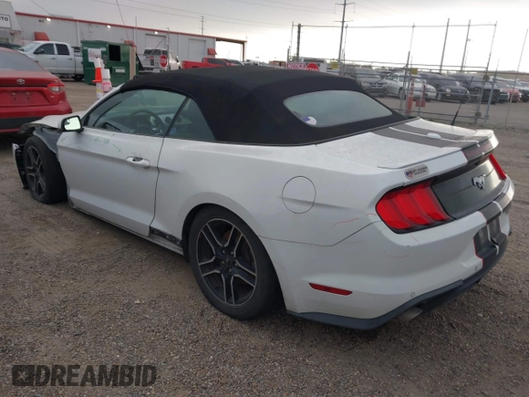 2020 Ford Mustang EcoBoost z VIN 1FATP8UH4L5120002, wystawiony jako IAAI lot #41977618 z przebiegiem 63 570 mil mil oraz . Historia ofert i sprzedaży dostępna na DreamBid. Obrazek 3.