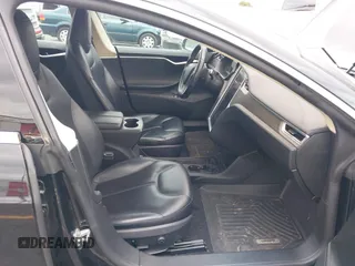2014 Tesla Model S 60 с VIN 5YJSA1H10EFP48975, выставлен на аукционе IAAI как лот 42249935 с пробегом 105 524 миль миль и . История ставок и продаж доступна на DreamBid. Изображение 5.