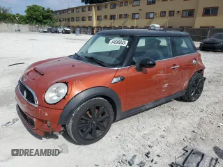 2011 MINI Hardtop S с VIN WMWSV3C53BTY11020, выставлен на аукционе Copart как лот 64688845 с пробегом 40 995 миль миль и Списание • Salvage title. История ставок и продаж доступна на DreamBid. Изображение 1.
