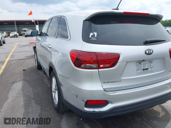 2019 Kia Sorento L z VIN 5XYPG4A36KG593306, wystawiony jako IAAI lot #42084345 z przebiegiem 115 241 mil mil oraz . Historia ofert i sprzedaży dostępna na DreamBid. Obrazek 21.