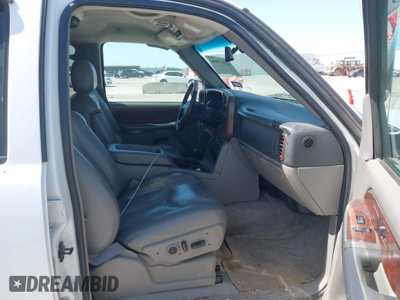 2003 Chevrolet Suburban LS with VIN 3GNEC16Z33G335608, listed as a IAAI auction lot 42017008 with 305,673 mi miles and . Bid and sale history available at DreamBid. Image 5.