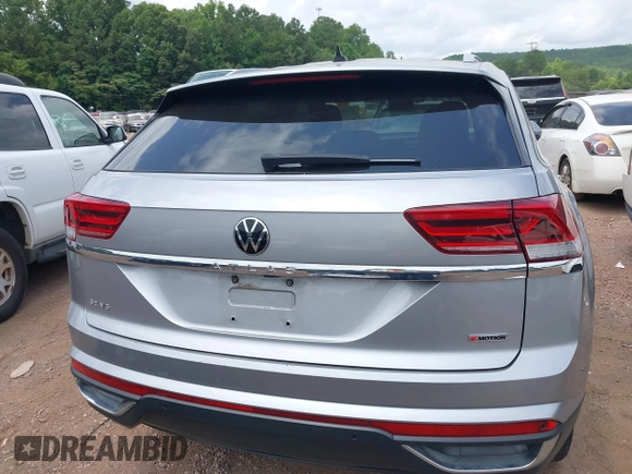 2020 Volkswagen Atlas SE with VIN 1V21E2CA4LC210687, listed as a IAAI auction lot 42382775 with 62,199 mi miles and . Bid and sale history available at DreamBid. Image 16.