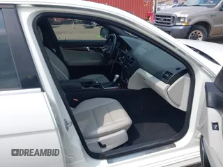 2009 Mercedes-Benz C 300 Sport с VIN WDDGF54XX9R069942, выставлен на аукционе IAAI как лот 42072983 с пробегом 159 064 миль миль и . История ставок и продаж доступна на DreamBid. Изображение 5.