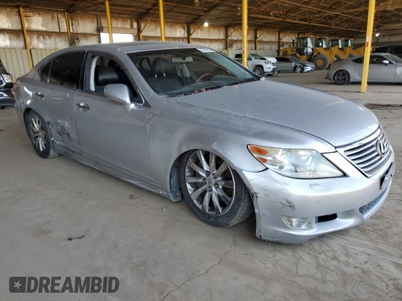 2012 Lexus LS 460 z VIN JTHCL5EF0C5014758, wystawiony jako Copart lot #55620645 z przebiegiem 154 717 mil mil oraz Czysty tytuł • Clean title. Historia ofert i sprzedaży dostępna na DreamBid. Obrazek 4.