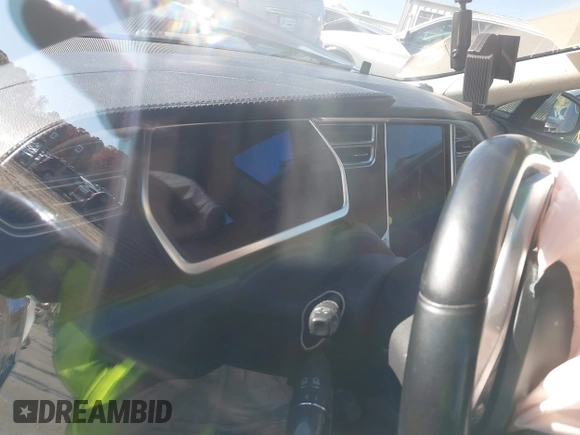 2013 Tesla Model S Performance with VIN 5YJSA1DP7DFP11737, listed as a IAAI auction lot 40915195 with Not provided miles and . Bid and sale history available at DreamBid. Image 7.
