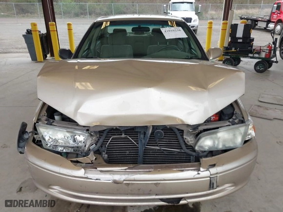 2001 Toyota Camry CE with VIN JT2BG22KX10605894, listed as a IAAI auction lot 41910238 with 203,338 mi miles. Bid and sale history available at carsss.com. Image 6.