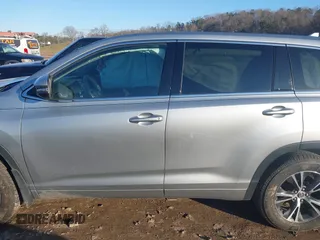 2017 Toyota Highlander LE with VIN 5TDBZRFH5HS482117, listed as a IAAI auction lot 41274836 with 83,903 mi miles and . Bid and sale history available at DreamBid. Image 14.