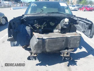 2005 Chevrolet Silverado 1500 LS z VIN 2GCEC13T751224600, wystawiony jako IAAI lot #41806461 z przebiegiem Nie podano mil oraz . Historia ofert i sprzedaży dostępna na DreamBid. Obrazek 6.