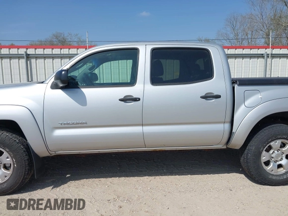 2007 Toyota Tacoma z VIN 5TELU42N47Z455347, wystawiony jako IAAI lot #41730034 z przebiegiem 154 633 mil mil oraz . Historia ofert i sprzedaży dostępna na DreamBid. Obrazek 14.