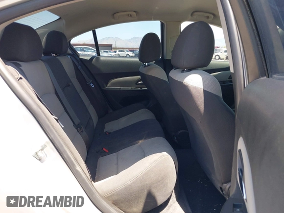 2014 Chevrolet Cruze LS z VIN 1G1PA5SH6E7448472, wystawiony jako IAAI lot #42428958 z przebiegiem 105 872 mil mil oraz . Historia ofert i sprzedaży dostępna na DreamBid. Obrazek 8.