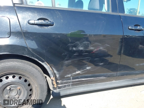 2008 Nissan Versa S z VIN 3N1BC13E28L454216, wystawiony jako IAAI lot #41992366 z przebiegiem 195 288 mil mil oraz . Historia ofert i sprzedaży dostępna na DreamBid. Obrazek 12.