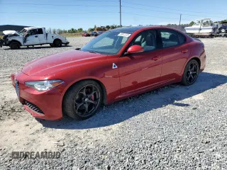 2017 Alfa Romeo Giulia Ti z VIN ZARFAECN1H7537948, wystawiony jako Copart lot #49641225 z przebiegiem 118 729 mil mil oraz Szkody całkowita. Historia ofert i sprzedaży dostępna na DreamBid. Obrazek 1.