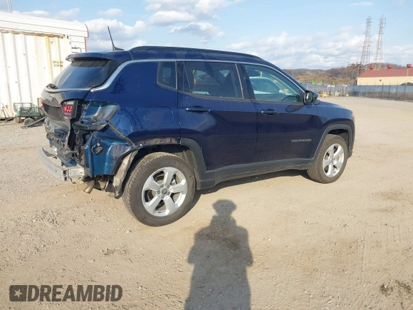 2019 Jeep Compass Latitude with VIN 3C4NJDBB0KT818133, listed as a IAAI auction lot 40736830 with 37,714 mi miles. Bid and sale history available at carsss.com. Image 4.