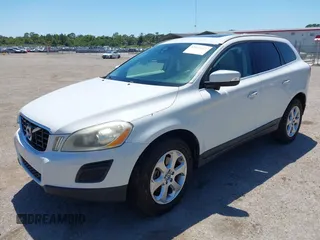 2013 Volvo XC60 3.2L с VIN YV4952DL3D2378376, выставлен на аукционе IAAI как лот 42037112 с пробегом 83 339 миль миль и . История ставок и продаж доступна на DreamBid. Изображение 17.