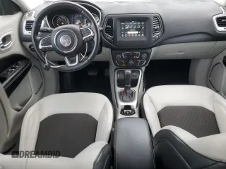 2020 Jeep Compass Latitude z VIN 3C4NJCBBXLT257063, wystawiony jako Copart lot #62596405 z przebiegiem 52 686 mil mil oraz Szkoda całkowita • Salvage title. Historia ofert i sprzedaży dostępna na DreamBid. Obrazek 8.